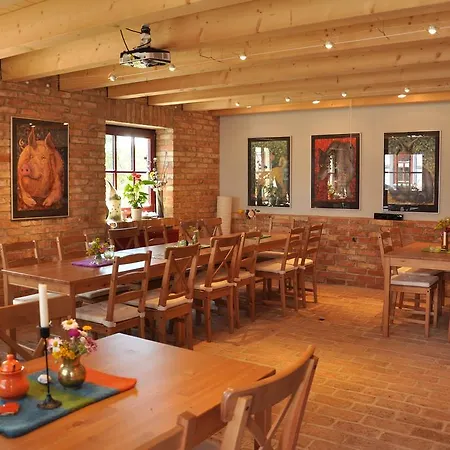 Cafe Landart Im Thueringer Finistere Plaue (Thuringia)
