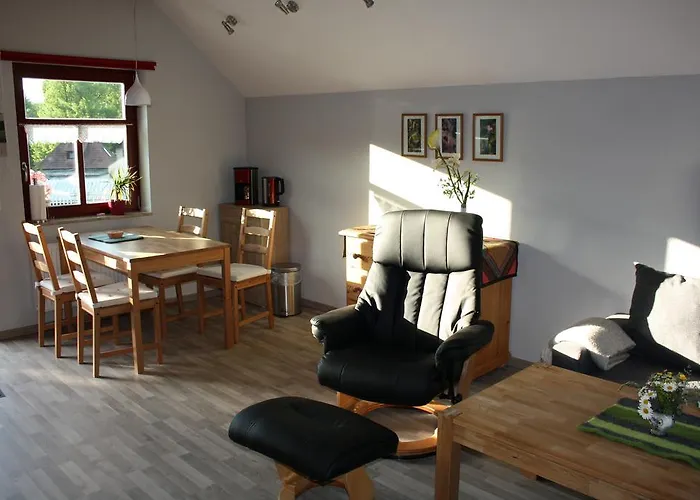 Cafe Landart Im Thueringer Finistere Lägenhet *